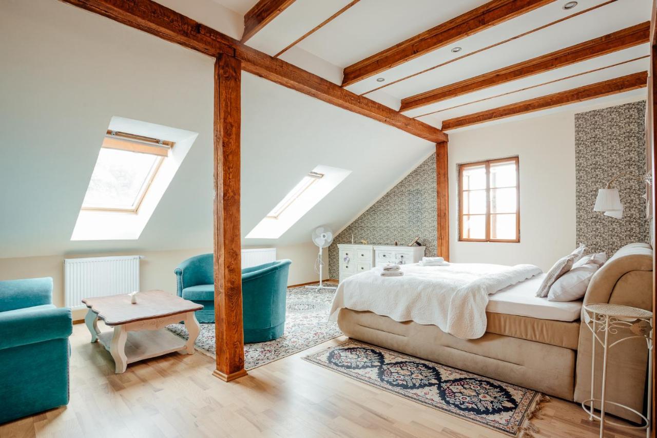Hotel Barcadam Banska Stiavnica Bagian luar foto