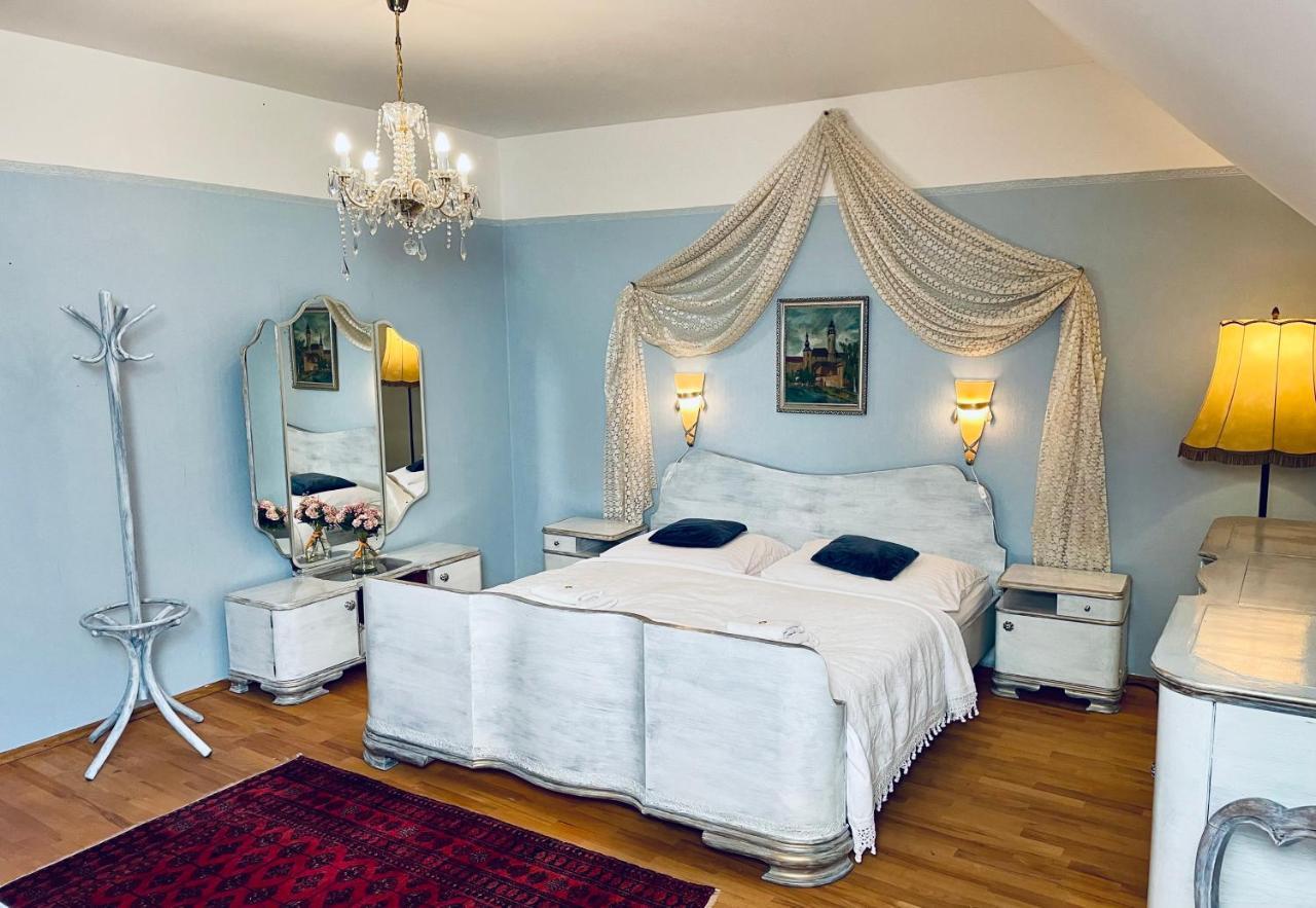 Hotel Barcadam Banska Stiavnica Bagian luar foto