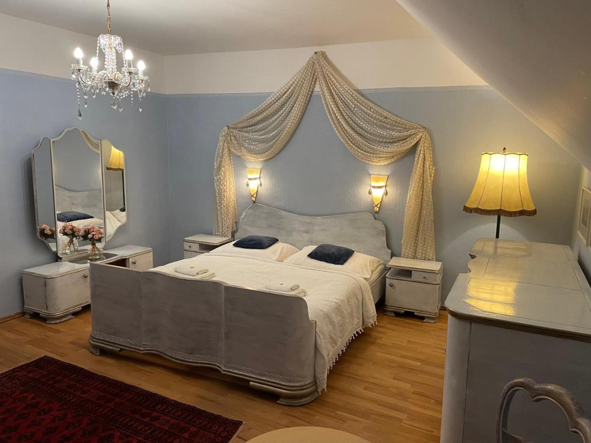 Hotel Barcadam Banska Stiavnica Bagian luar foto